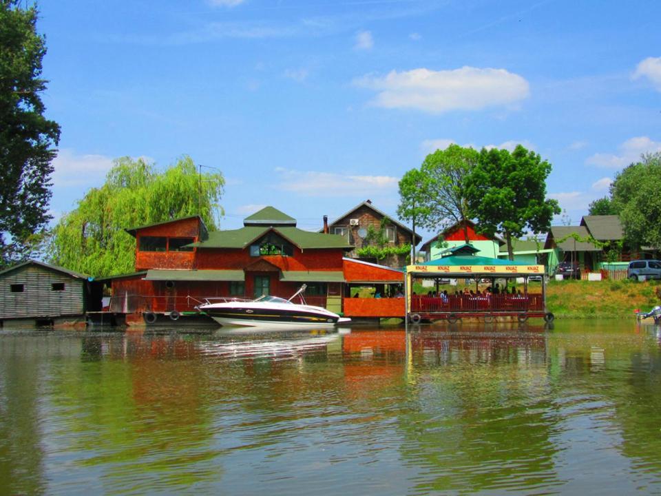 Danube Fairy Villa Futog Exterior foto